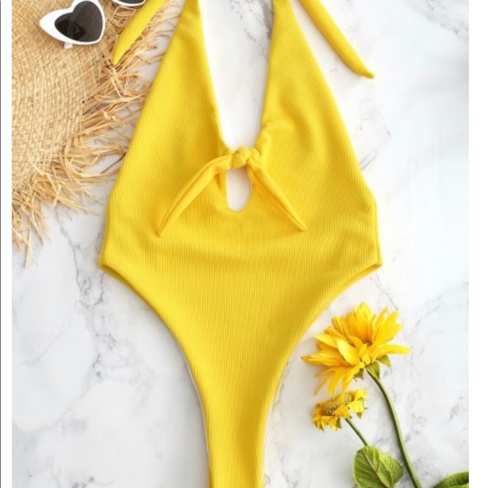 2/20 🌸🌸🌸Zaful yellow bathing suit
